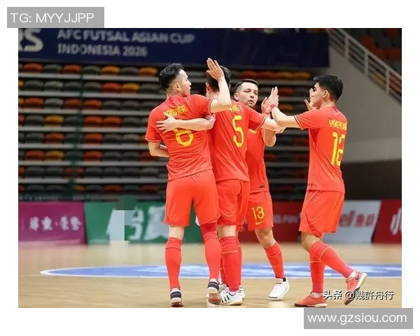 中国足球队与泰国队激战正酣比分悬念迭起引发球迷热议