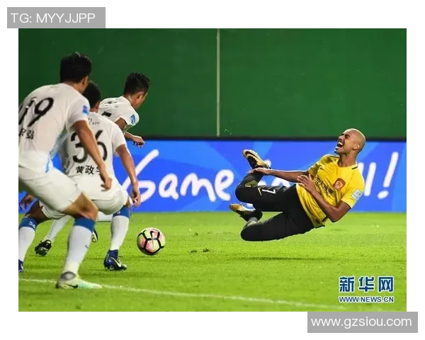 足协杯精彩对决恒大迎战富力全场赛事回顾与精彩瞬间分析