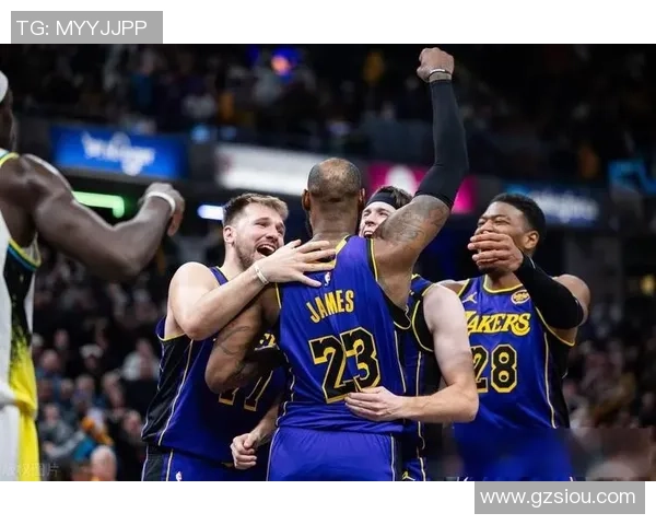 湖人主场迎战步行者期待精彩对决球迷热情高涨助威球队争胜