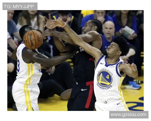 2017年NBA总决赛第三场骑士勇士激战回顾与精彩瞬间分析