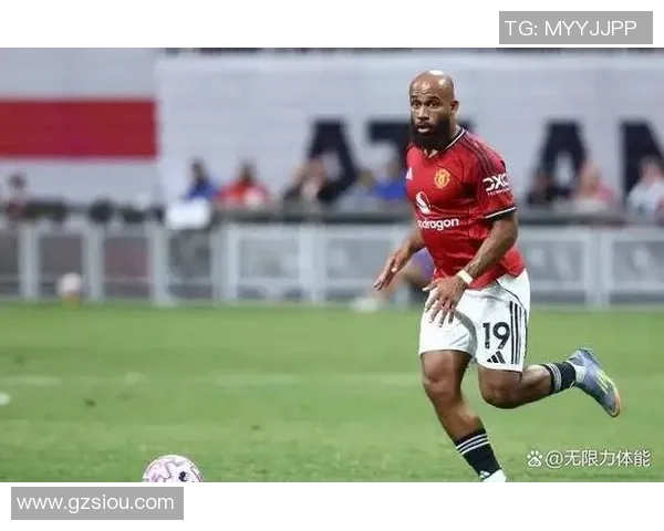 曼联冬窗首签显现！1500万确定法甲抢断王球员已赞同加盟